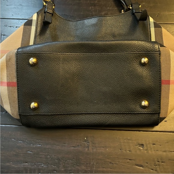Authentic Burberry Checkered Canterbury Tote Bag - Picture 4 of 4